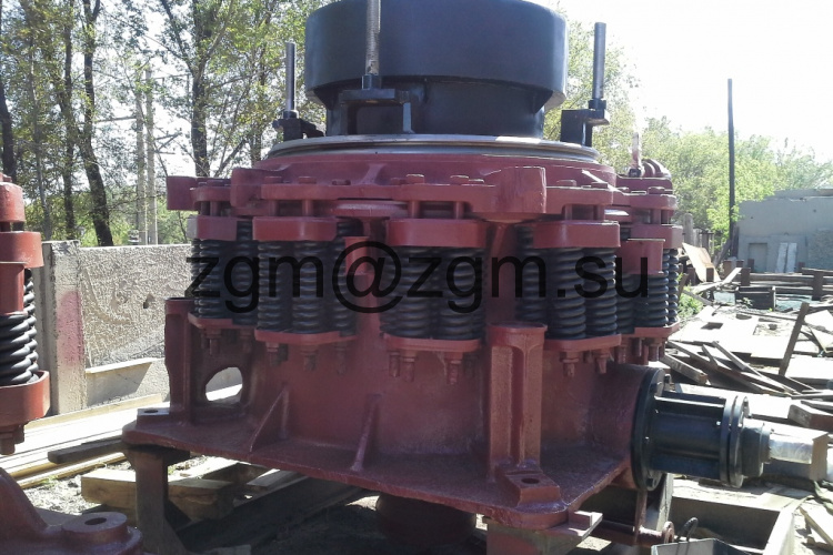 Конусная дробилка КМД-1200Гр